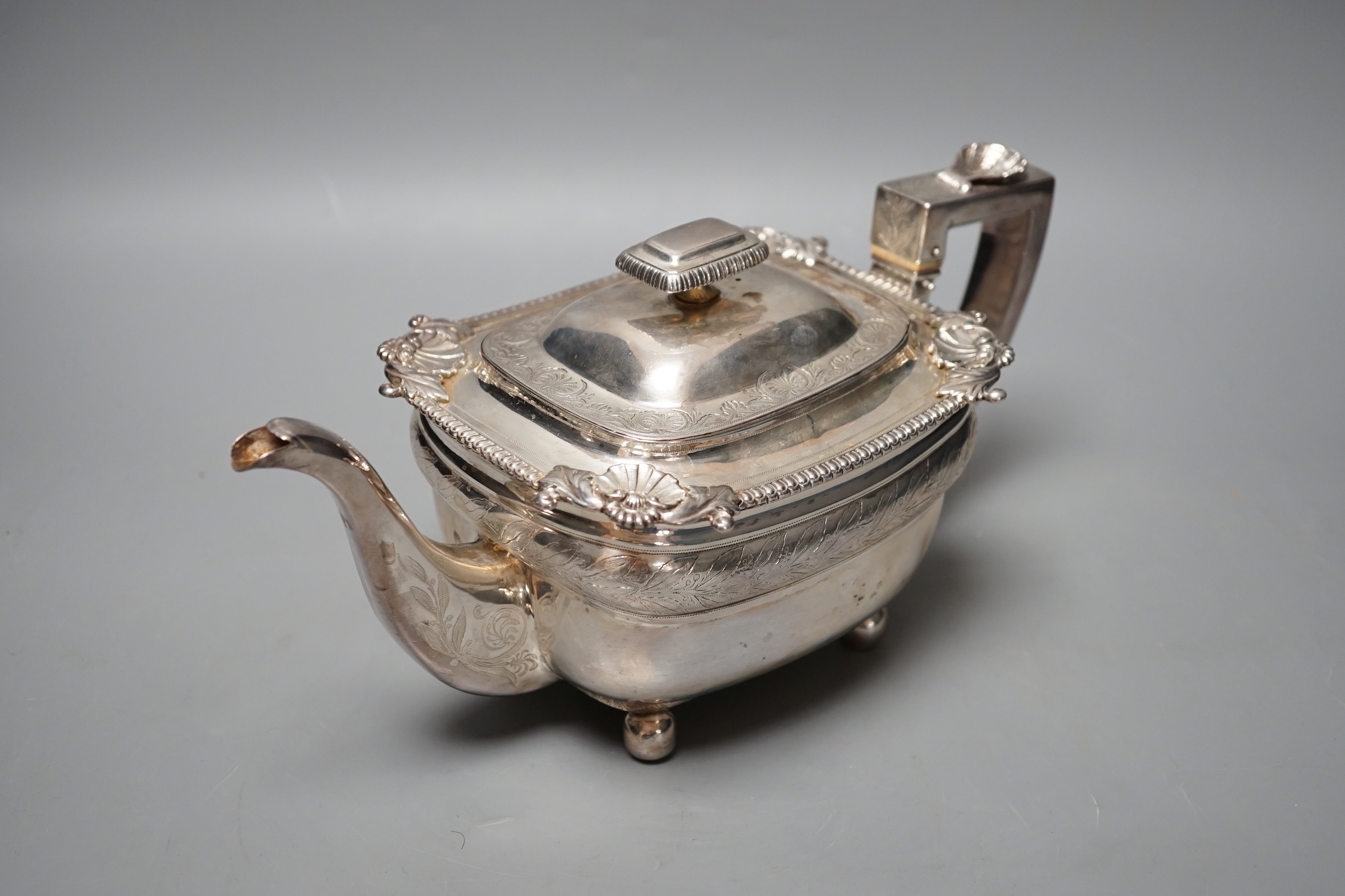 A George III silver teapot, Abstinando King, London, 1808, gross weight 21oz.